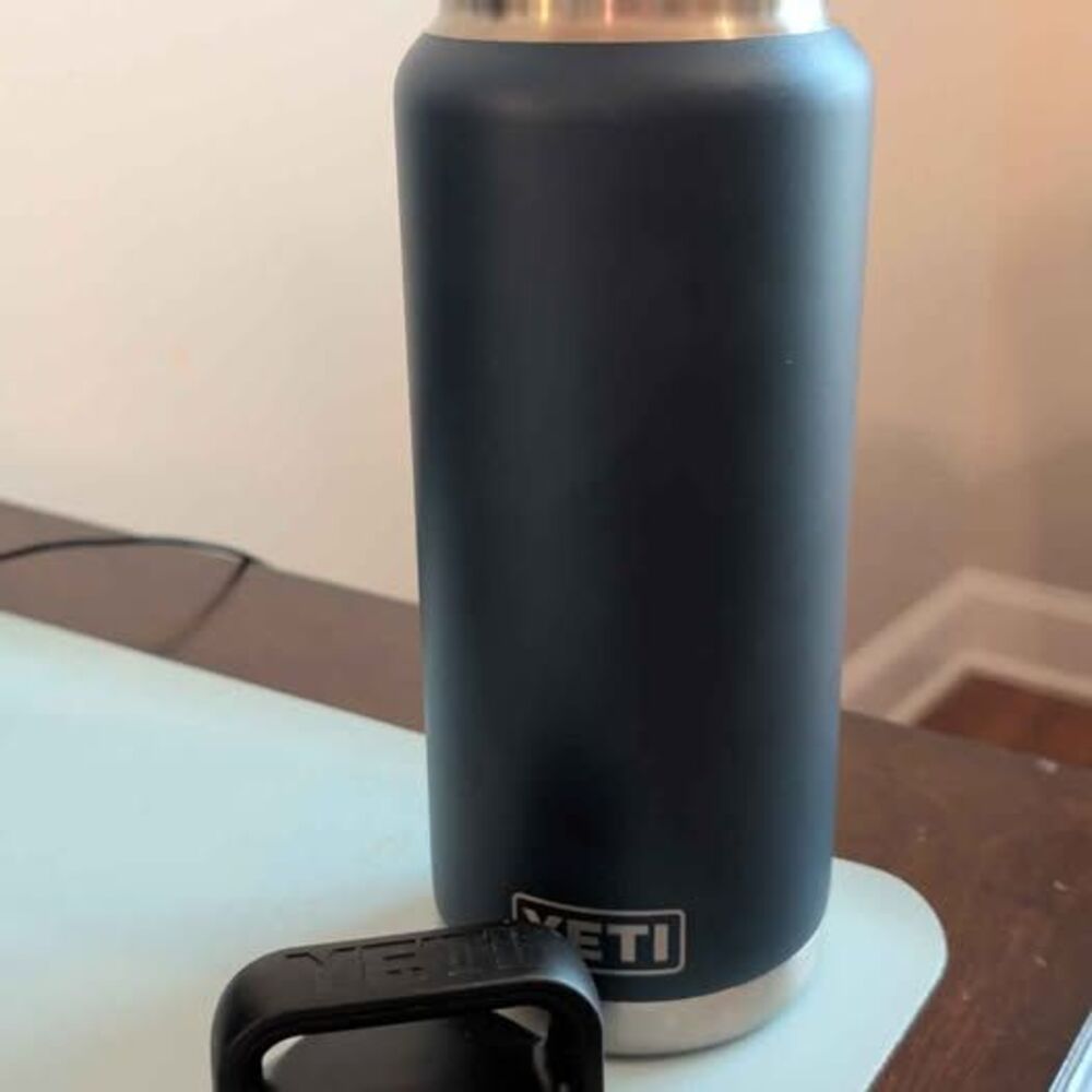 Yeti 46oz Rambler New